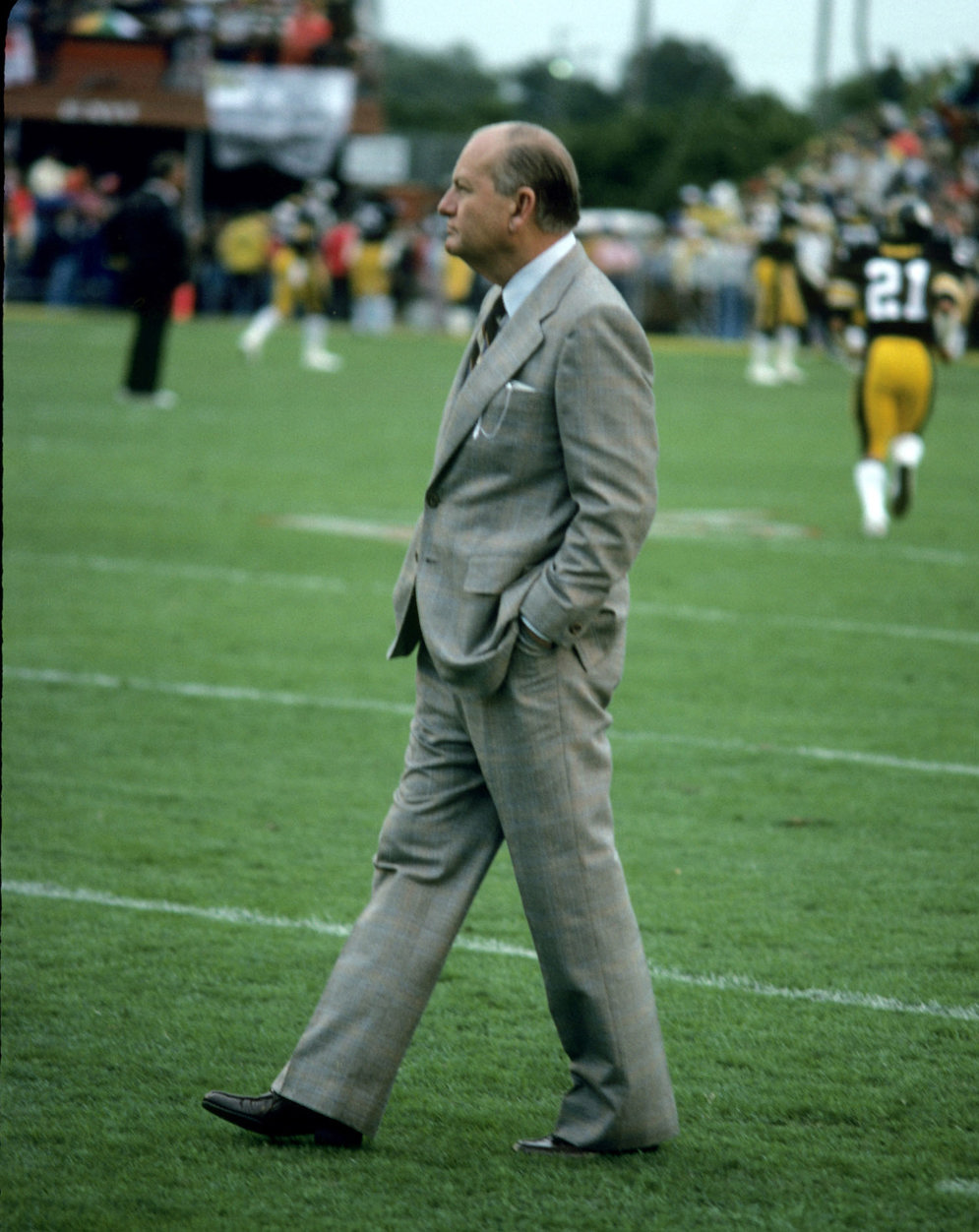 Dallas Cowboys president and general manager Tex Schramm stalks the sidelines before Super Bowl XIII, a 35-31 loss to the Pittsburgh Steelers on Jan. 21, 1979.&#xA0;(AP Photo/NFL Photos)&#xA0;