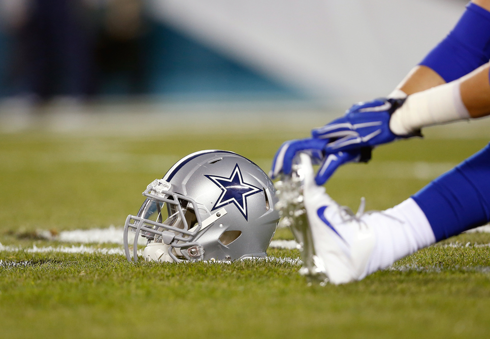A Dallas Cowboys player warms up for an NFL game against the Philadelphia Eagles at Lincoln Financial Field. (AP Photo/Aaron M. Sprecher)